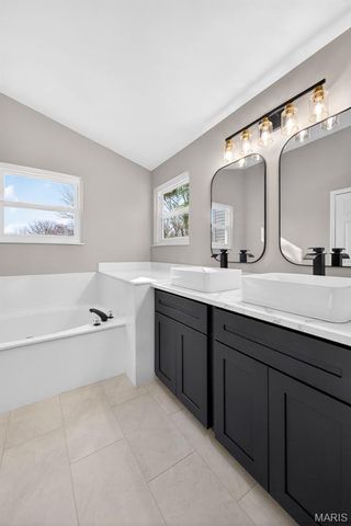 972 San Sebastian Drive, Fenton, MO 63026