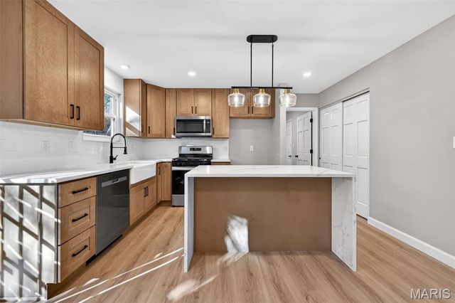 972 San Sebastian Drive, Fenton, MO 63026