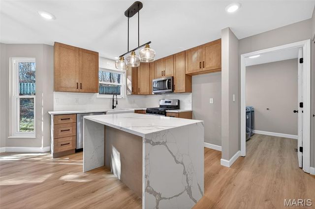 972 San Sebastian Drive, Fenton, MO 63026