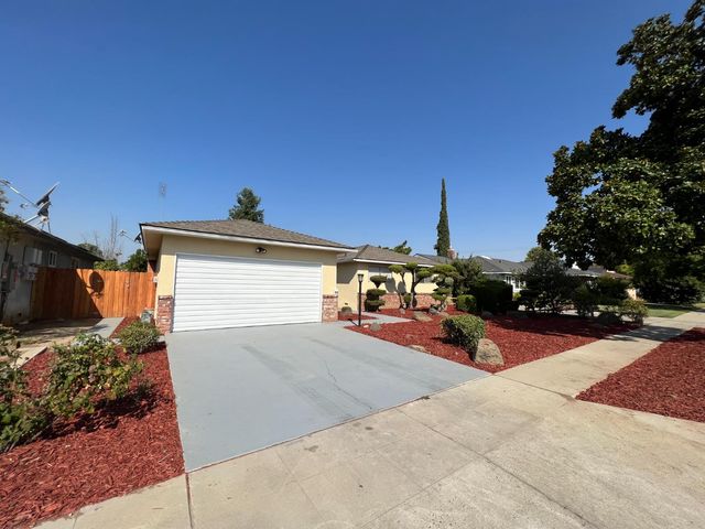6361 N Bond Street, Fresno, CA 93710