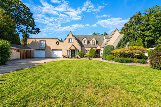 414 Avalon Place, East Meadow, NY 11554
