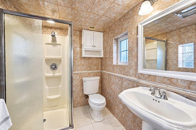414 Avalon Place, East Meadow, NY 11554