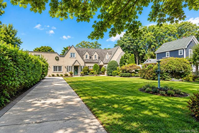 414 Avalon Place, East Meadow, NY 11554
