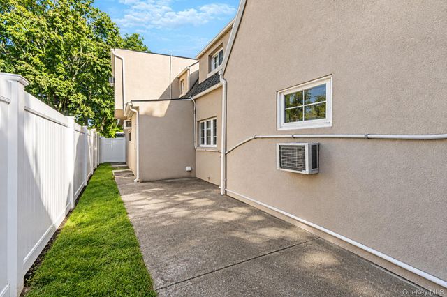 414 Avalon Place, East Meadow, NY 11554