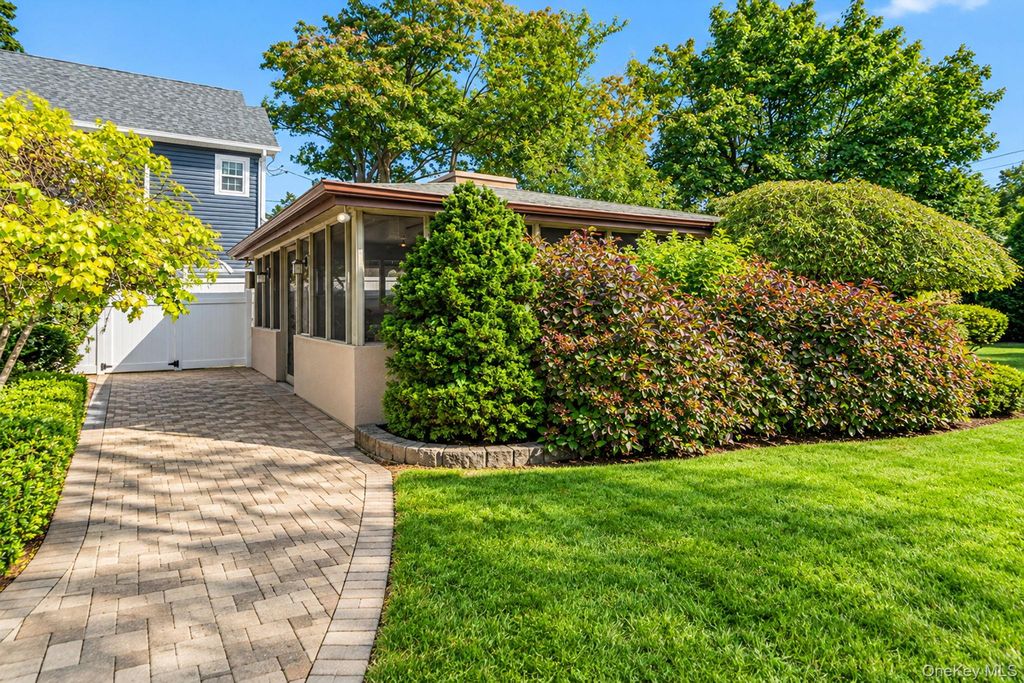 414 Avalon Place, East Meadow, NY 11554 — photo 5