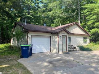 4223 N Spider Lake Road, Traverse City, MI 49696