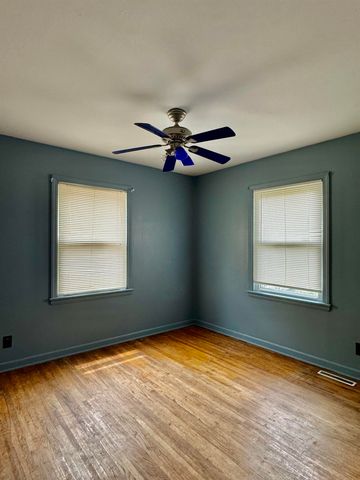 1707 S Erie, Wichita, KS 67211