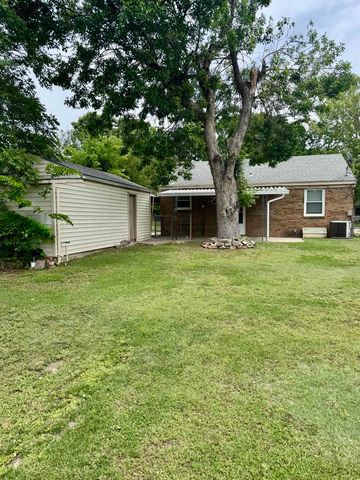 1707 S Erie, Wichita, KS 67211