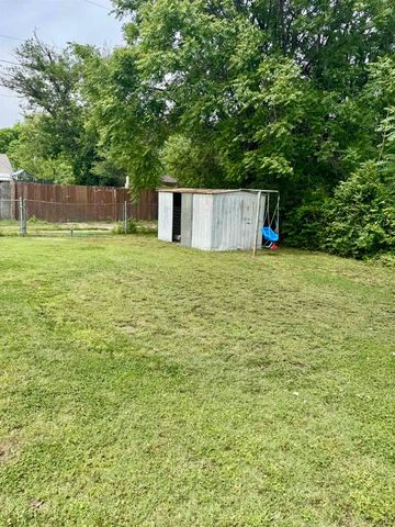 1707 S Erie, Wichita, KS 67211