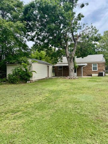 1707 S Erie, Wichita, KS 67211