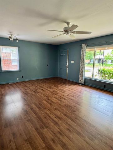 1707 S Erie, Wichita, KS 67211