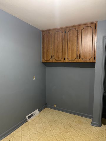 1707 S Erie, Wichita, KS 67211