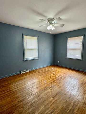 1707 S Erie, Wichita, KS 67211