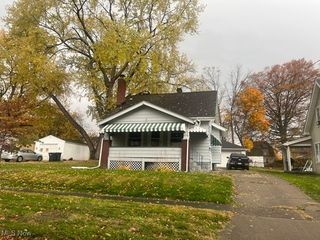 1172 Mckinley Street NE, Warren, OH 44483