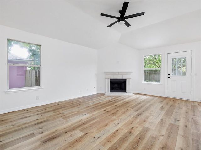 810 Honeysuckle DR, Leander, TX 78641