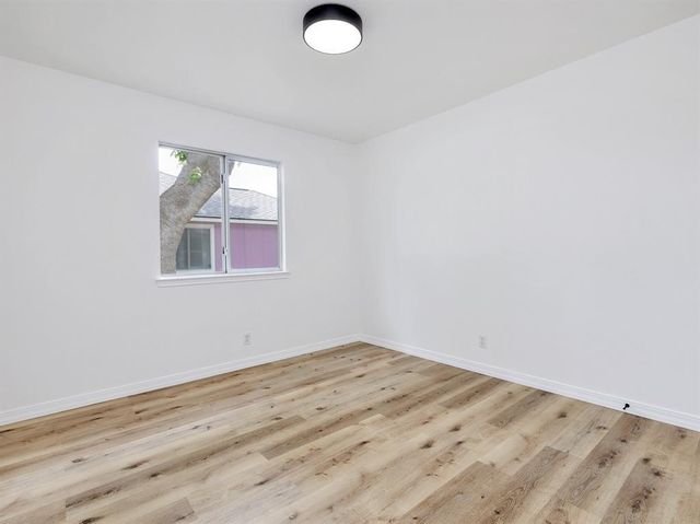 810 Honeysuckle DR, Leander, TX 78641