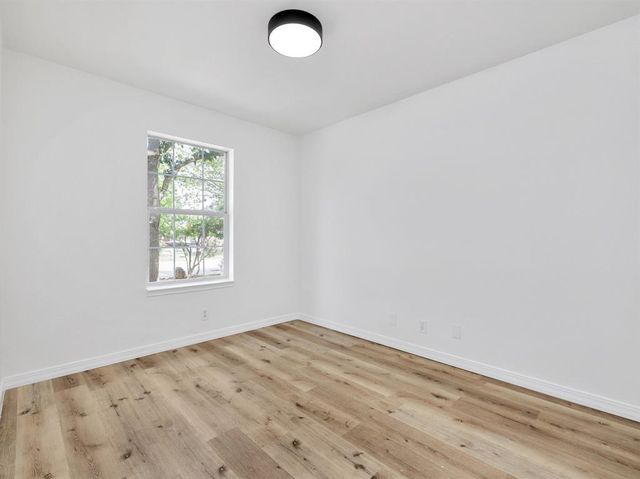 810 Honeysuckle DR, Leander, TX 78641