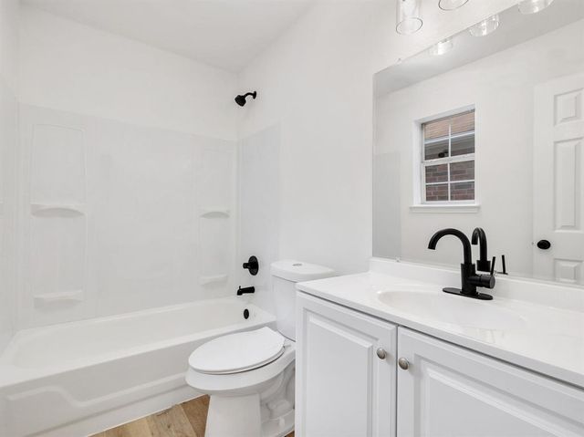 810 Honeysuckle DR, Leander, TX 78641