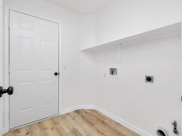 810 Honeysuckle DR, Leander, TX 78641