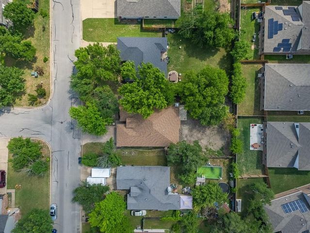 810 Honeysuckle DR, Leander, TX 78641