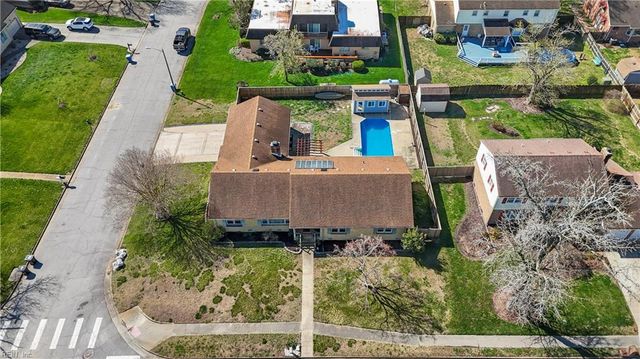 5233 Stratford Chase DR, Virginia Beach, VA 23464