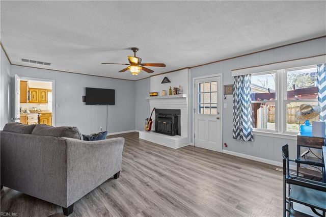 5233 Stratford Chase DR, Virginia Beach, VA 23464