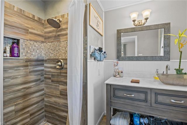 5233 Stratford Chase DR, Virginia Beach, VA 23464