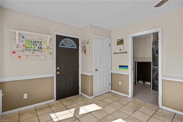 5233 Stratford Chase DR, Virginia Beach, VA 23464