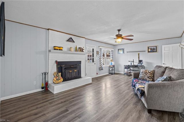 5233 Stratford Chase DR, Virginia Beach, VA 23464