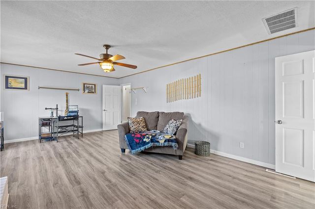 5233 Stratford Chase DR, Virginia Beach, VA 23464