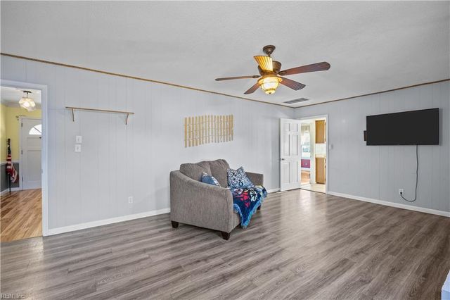 5233 Stratford Chase DR, Virginia Beach, VA 23464