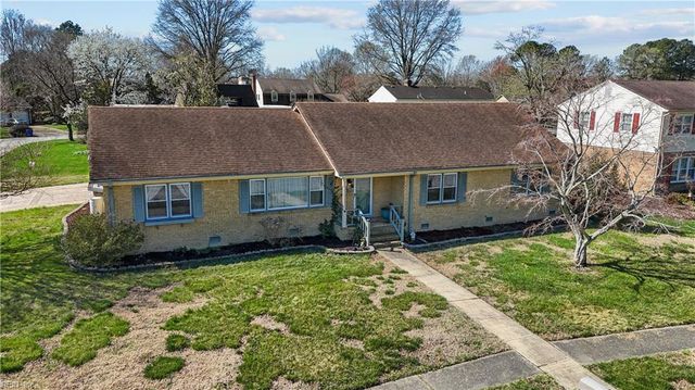 5233 Stratford Chase DR, Virginia Beach, VA 23464