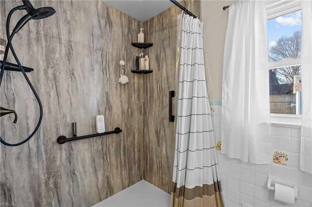 5233 Stratford Chase DR, Virginia Beach, VA 23464