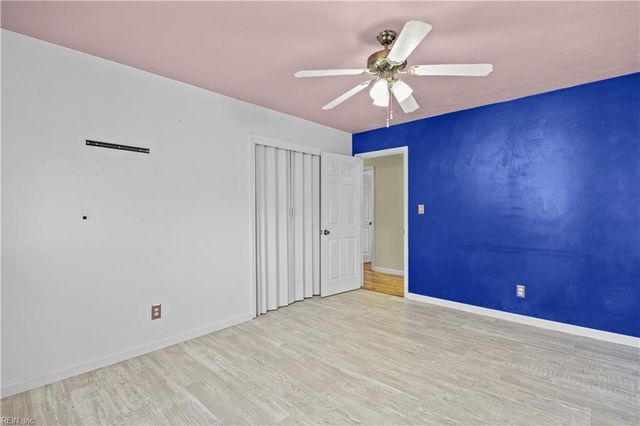 5233 Stratford Chase DR, Virginia Beach, VA 23464