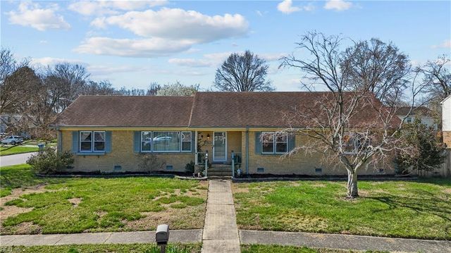 5233 Stratford Chase DR, Virginia Beach, VA 23464