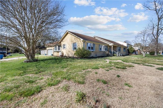 5233 Stratford Chase DR, Virginia Beach, VA 23464