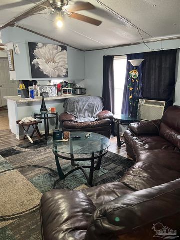 5943 Capitol Dr, Gulf Breeze, FL 32563