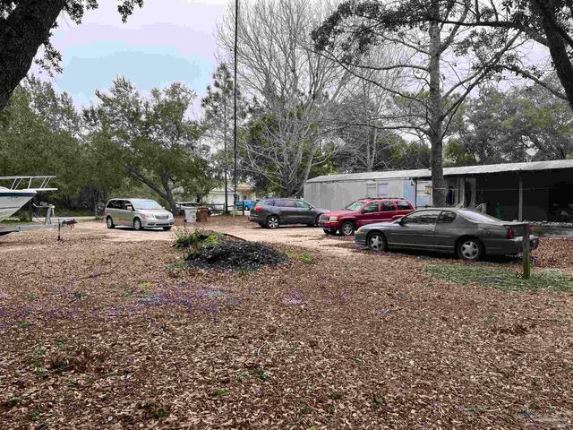 5943 Capitol Dr, Gulf Breeze, FL 32563