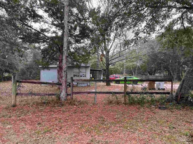 5943 Capitol Dr, Gulf Breeze, FL 32563