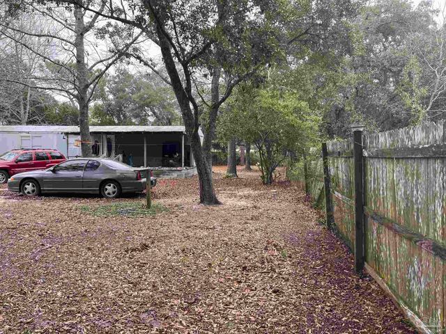 5943 Capitol Dr, Gulf Breeze, FL 32563