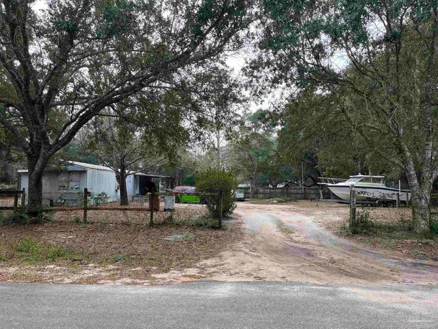 5943 Capitol Dr, Gulf Breeze, FL 32563