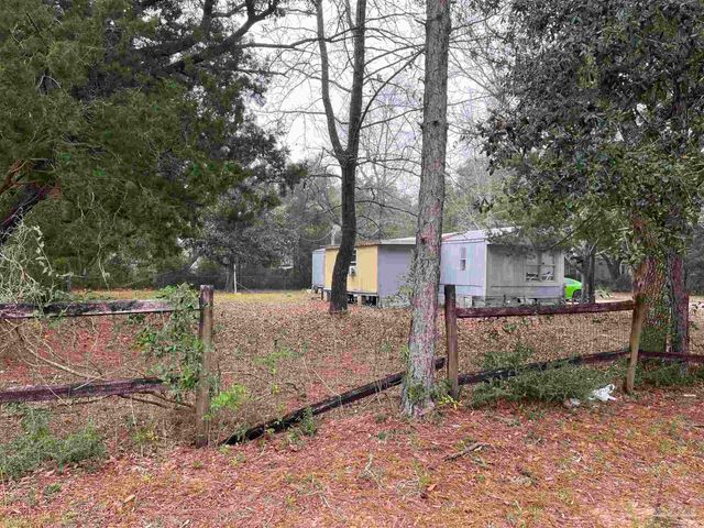 5943 Capitol Dr, Gulf Breeze, FL 32563