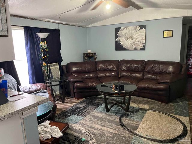 5943 Capitol Dr, Gulf Breeze, FL 32563