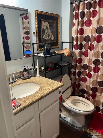 5943 Capitol Dr, Gulf Breeze, FL 32563