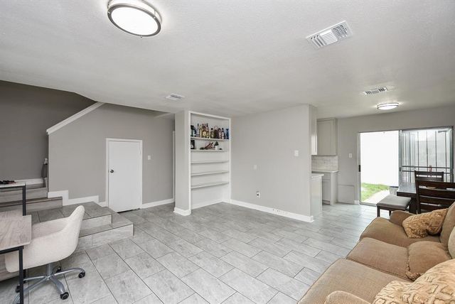 6418 Cambridge Glen Lane, Houston, TX 77035