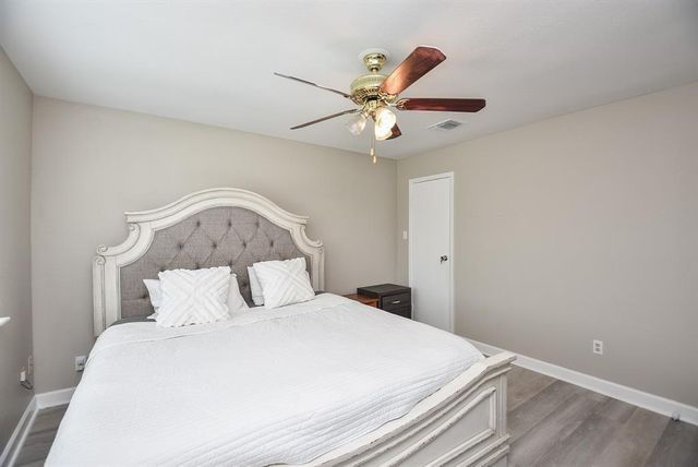 6418 Cambridge Glen Lane, Houston, TX 77035