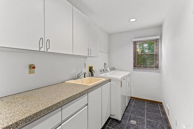 2534 Farmdale Drive, Sterling Heights, MI 48314