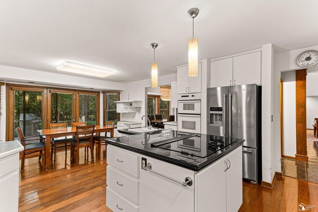 2534 Farmdale Drive, Sterling Heights, MI 48314