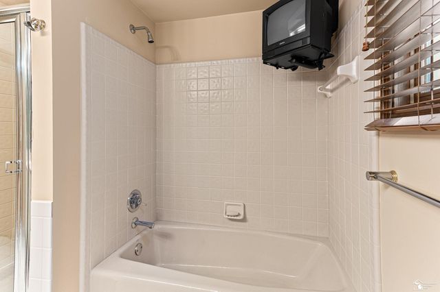 2534 Farmdale Drive, Sterling Heights, MI 48314