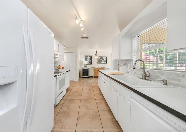 2437 HAWK AVENUE, Palm Harbor, FL 34683
